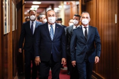 Bakan Çavusoglu, Alman Mevkidasi Maas Ile Görüstü