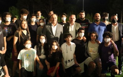 Bakan Çavusoglu, Kepez'in Sporculariyla Bulustu