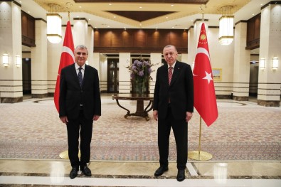 Cumhurbaskani Erdogan, Baskan Yüce'den Sakarya'yi Dinledi