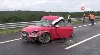 Kaza Yapanlara Su Vermek Için Aracindan Inince Feci Sekilde Can Verdi