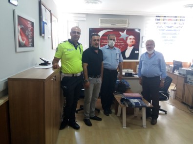 Kendisine Ceza Yazan Polise Tesekkür Etti