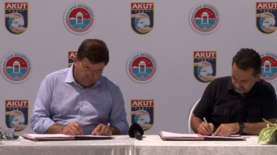 Maltepe Belediyesi'nden Afetlere Karsi AKUT Vakfi Ile Is Birligi