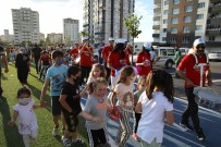 YÜKSELEN - Melikgazi'den Yaz Aksamlarina Yönelik Parklarda Açik Hava Konseri