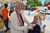 VOLKAN ÇETINKAYA - (ÖZEL) Ilçe Meydaninda Randevusuz Covid-19 Asisi