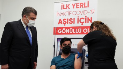 'TURKOVAC'ın Faz-3 kapsamında aşı olan gönüllü konuştu! Yan etki görüldü mü?