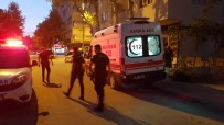 CAMİİ - Binadan Atlamak Isteyen Kadini Polis Ikna Etti