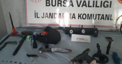 Bursa'da Piyasa Degeri 50 Bin Dolar Olan Tarihi Eserleri Satamadan Yakalandi