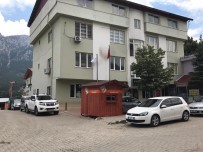 Çay Açiklamasi 'Adana Büyüksehir Belediyesi Makam Girisine De Ekmek Büfesi Koyun'
