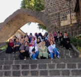 HAFTA SONU - Diyarbakir'da Konukevi Kiz Yurdu Ögrencilerine Moral Gezisi