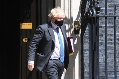 Ingiltere Basbakani Johnson Açiklamasi 'Iki Doz Asi Olanlar Için Seyahat Kurallari Gevsetilebilir'