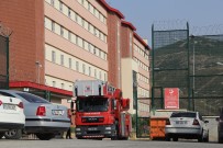GÜVENLİK GÖREVLİSİ - Izmir Valiliginden Geri Gönderme Merkezindeki Yanginla Ilgili Açiklama