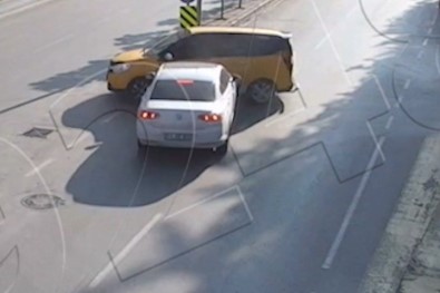 Kütahya'da Trafik Kazalari Saniye Saniye Kaydedildi