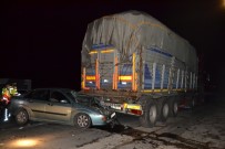 Manisa'da Otomobil Park Halindeki Tira Çarpti Açiklamasi 5 Yarali