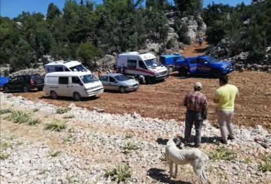 Mersin'de Dag Evindeki Çadirda Genç Çiftin Cesedi Bulundu