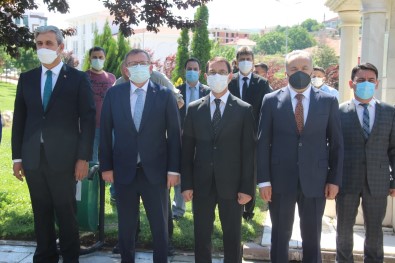 Sair Mahtumkulu Firaki Törenle Anildi