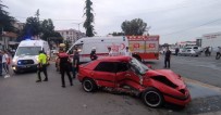 AZERI - Tirin Çarptigi Spor Otomobil Hurdaya Döndü Açiklamasi 1 Yarali