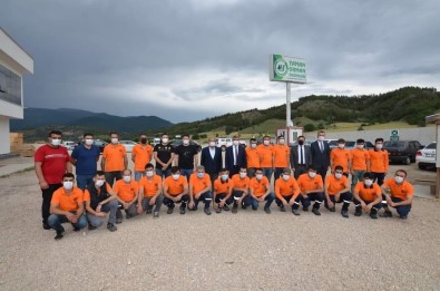 Vali Gürel, Orman Ürünleri Fabrikasini Gezdi