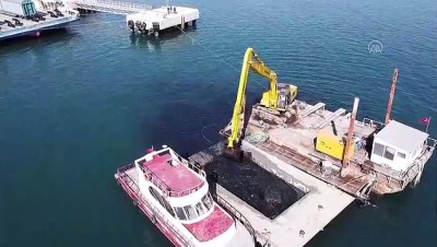 Van Gölü Kiyilarindan 15 Günde 6 Bin Metreküp Dip Çamuru Temizlendi