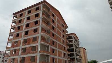 Asansör Bosluguna Düsen Isçi Hayatini Kaybetti