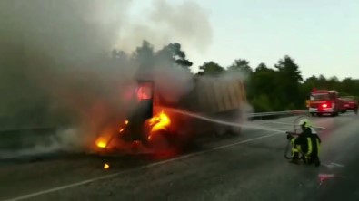 Bomba Gibi Patlayan Kamyonun Yeni Görüntüleri Ortaya Çikti