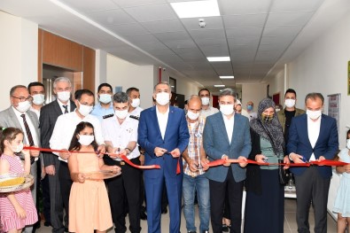 Silah Arkadaslari Sehidin Memleketine Kütüphane Kurdu