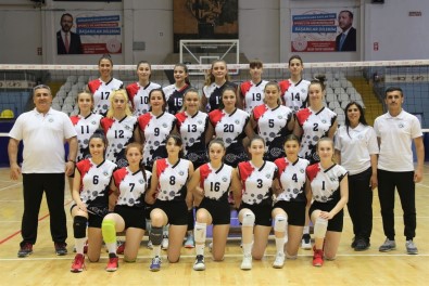 Turgutlu Belediyesi Voleybol Kursuyla Profesyonel Sporcular Yetistiriyor