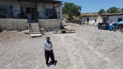 14 Bin TL'sini Telefon Dolandiricilarina Kaptirdi, 50 Bin TL Daha Gönderecekken Uyandi