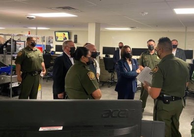 ABD Baskan Yardimcisi Harris'ten Meksika Sinirina Ziyaret