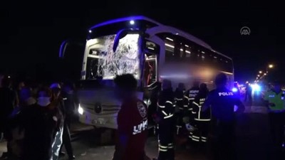 Aksaray'da Otobüs Ile Minibüs Çarpisti Açiklamasi 12 Yarali