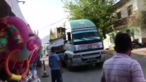 AKÇAALAN - Antalya'da Iki Otomobil Çarpisti Açiklamasi 2 Yarali