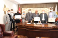  SU  - Beyaz Bayrak Ve Altin Makasta Isletme Sayilari Artiyor