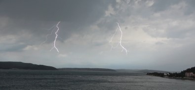 Çanakkale'de Yaz Ortasinda Firtina