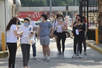 Izmir'de YKS Heyecani Açiklamasi Kosarak Sinava Yetistiler