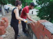FEN BILGISI - Manisali Gönüllüler Köy Okulunu Yeniliyor