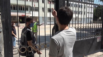 Sinava 1 Dakika Geç Kaldi, Bir Yili Gitti