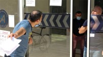 FEN BILIMLERI - Sinavi 3 Dakikayla Kaçirdi, Döktügü Dil Içeri Alinmasina Yetmedi