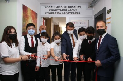 Uygulama Atölyelerinin Açilisi Gerçeklestirildi