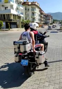 Alanya'da Sinava Geç Kalan Ögrencilerin Imdadina Jandarma Yetisti