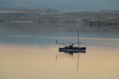Ankara'nin Sakli Cenneti Çayirhan Gölü Misafirlerini Bekliyor