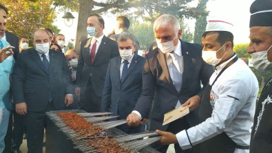 Bakan Ersoy Ciger Kebabi Pisirdi, Bakan Varank Ise Izledi