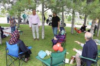 HAFTA SONU - Baskan Kavus Meram Millet Bahçesi'nde Piknikçilerle Bulustu