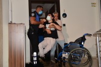 ÇUKUROVA ÜNIVERSITESI - Engelli Sehit Çocugunu Sinava Polisler Götürdü
