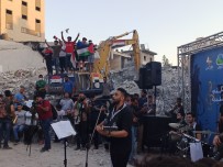 Gazze'de El-Suruk Kulesi'nin Enkazinda Konser