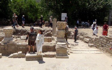 Is Bankasi'ndan Stratonikeia Kazilarina Destek