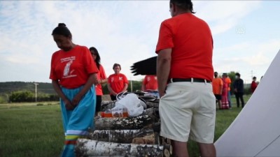 Kanada'da Kemikleri Bulunan 751 Çocuk Için Anma Gecesi Düzenlendi