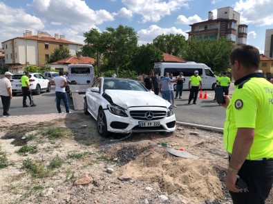 Kayseri'de Trafik Kazasi Açiklamasi 8 Yarali