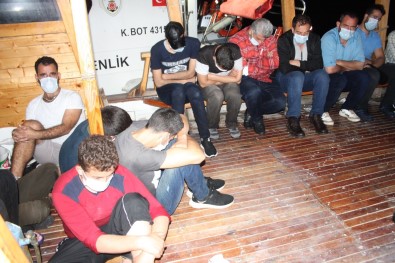 (Özel) Antalya'dan Kibris'a Geçmeye Çalisan 18 Göçmen Yakalandi
