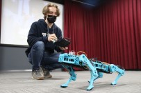 ROBOT - (ÖZEL) Lise Ögrencisi Halid Ödüllü Robotunu Ögretmenlerine Anlatti