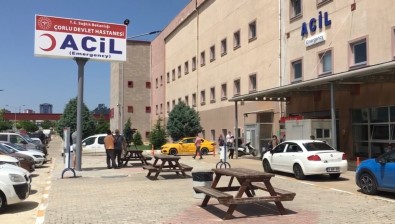 Sahte Içkiden Hastaneye Basvuranlarin Sayisi 22'Ye Yükseldi