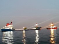 KURU YÜK GEMİSİ - Sivriada Açiklarinda Arizalanan Gemi Kiyi Emniyeti Tarafindan Kurtarildi